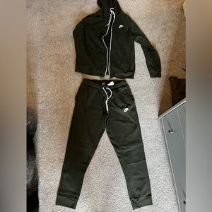 Nike Sweat Suit